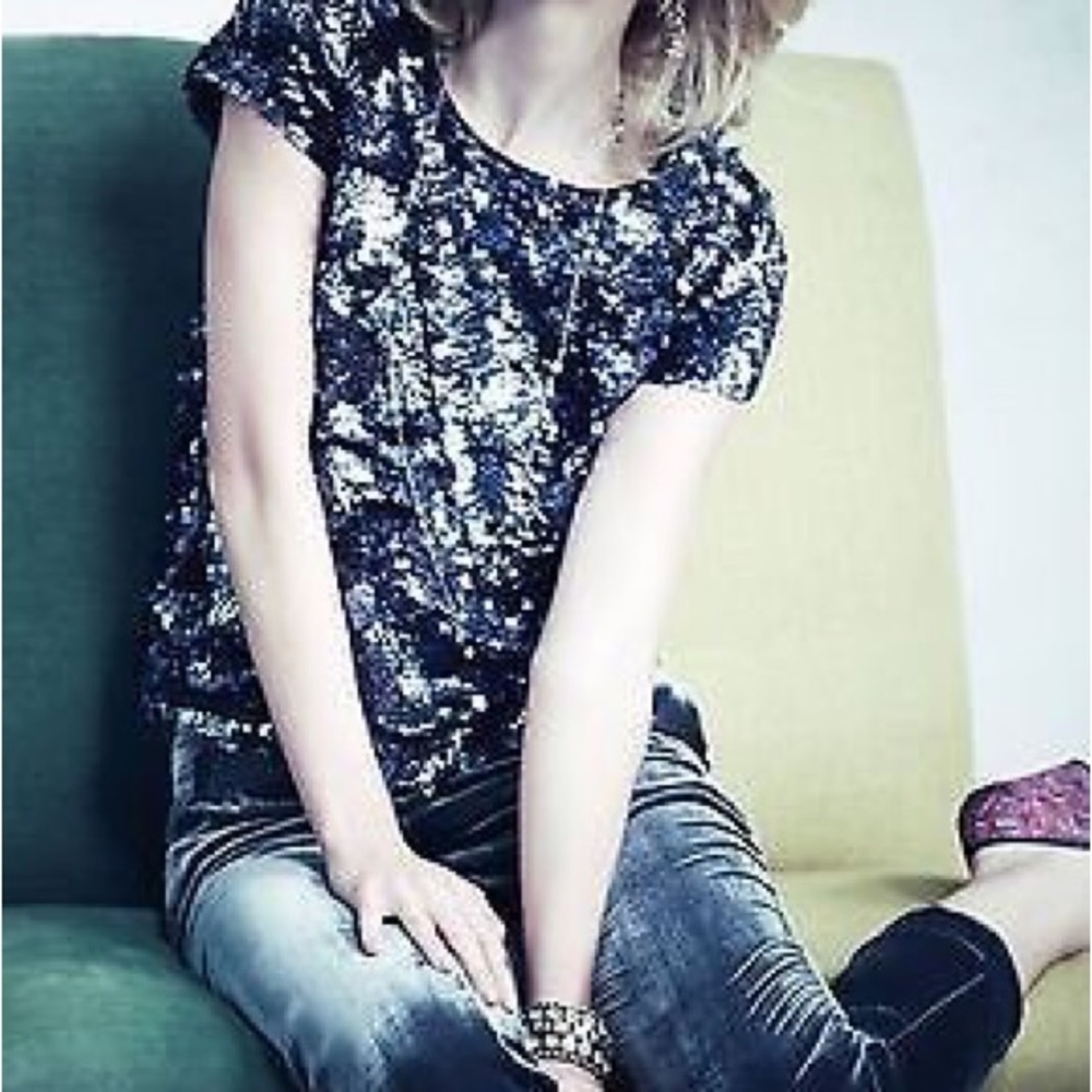 ⭕️ Anthropologie Leifsdottir Size Large Blue Sequin Top